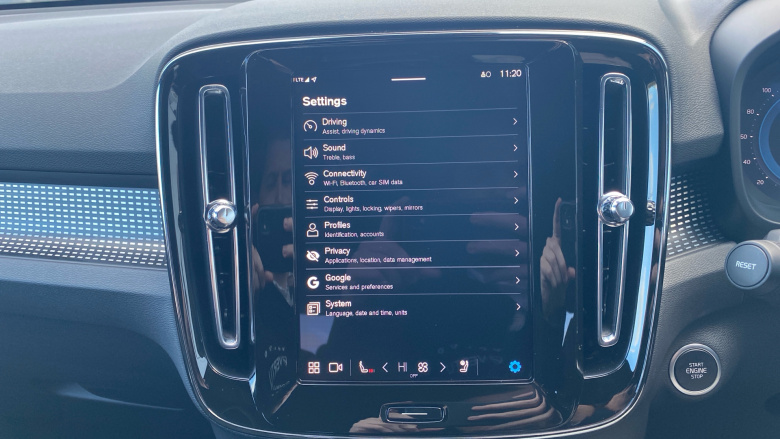 Volvo XC40 2.0 B3P Plus Dark 5dr Auto Petrol Estate